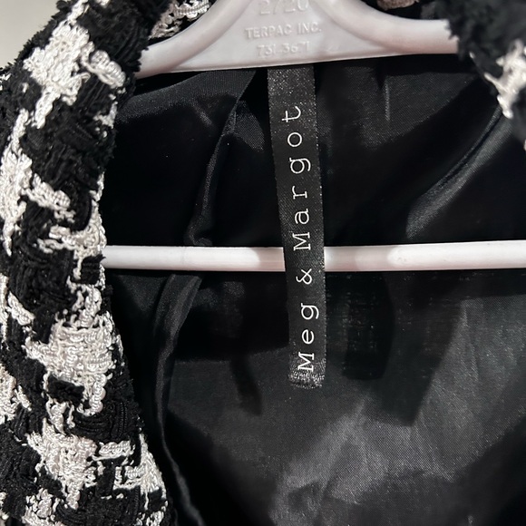 Elegant Houndstooth Women's Blazer - Picture 4 of 6